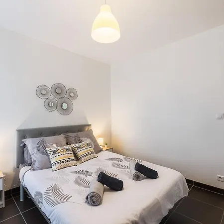 Aux Portes De Bordeaux Le Compostelle Mindurguest דירה
