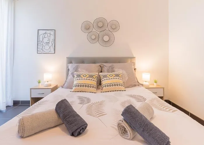 Aux Portes De Bordeaux Le Compostelle Mindurguest Pessac